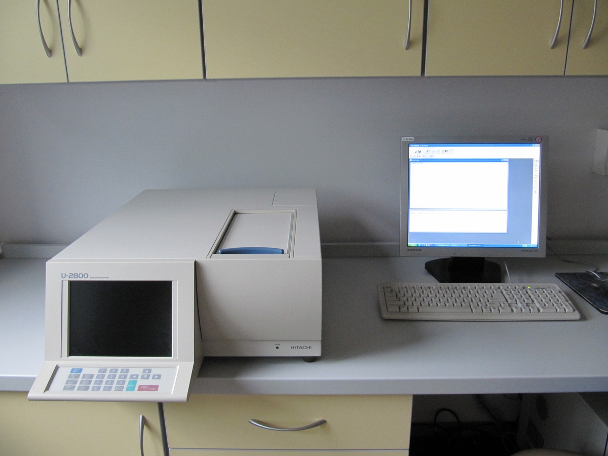 Hitachi U-2800 Spectrophotometer User Manual